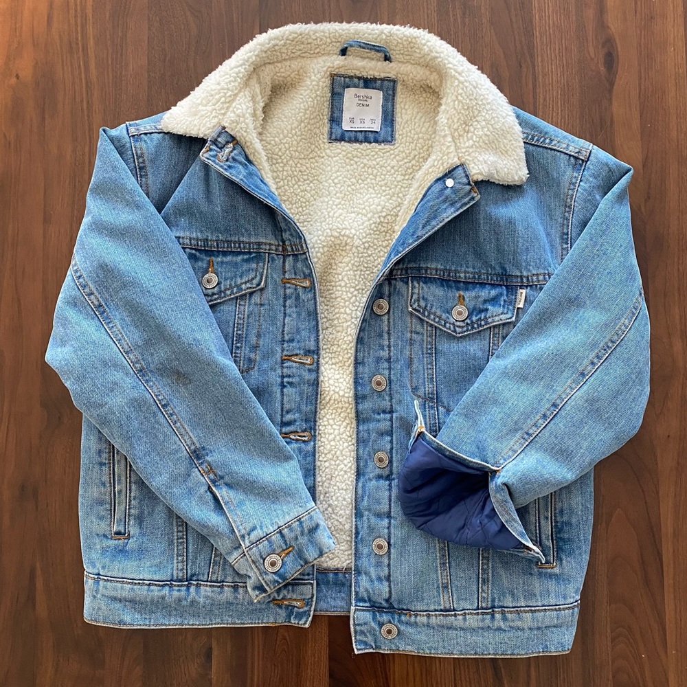 Faux Sherpa Trucker Jean Jacket for Winter | Women XS | Bershka